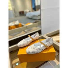 Louis Vuitton Flat Shoes